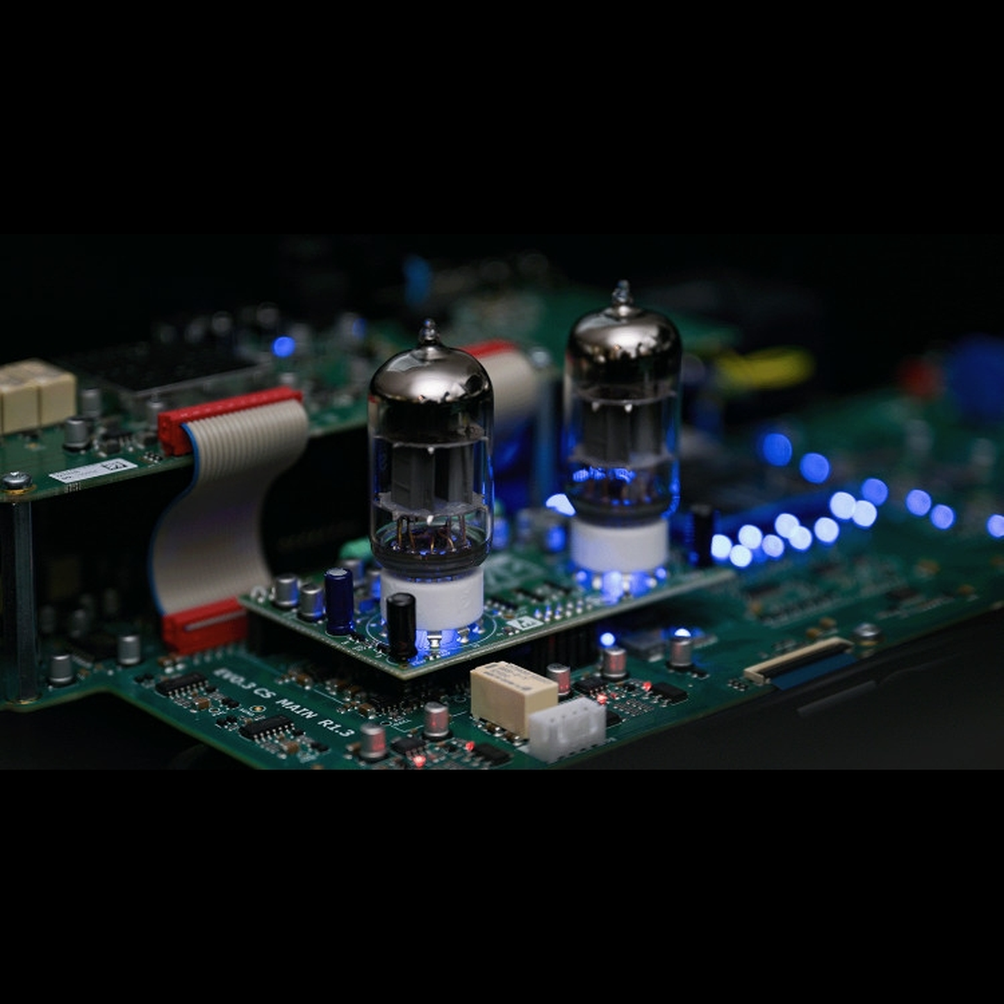 AVM 83T Ersatzröhre Detailansicht, Röhrenpaar in AVM-Ovation-Vorstufe