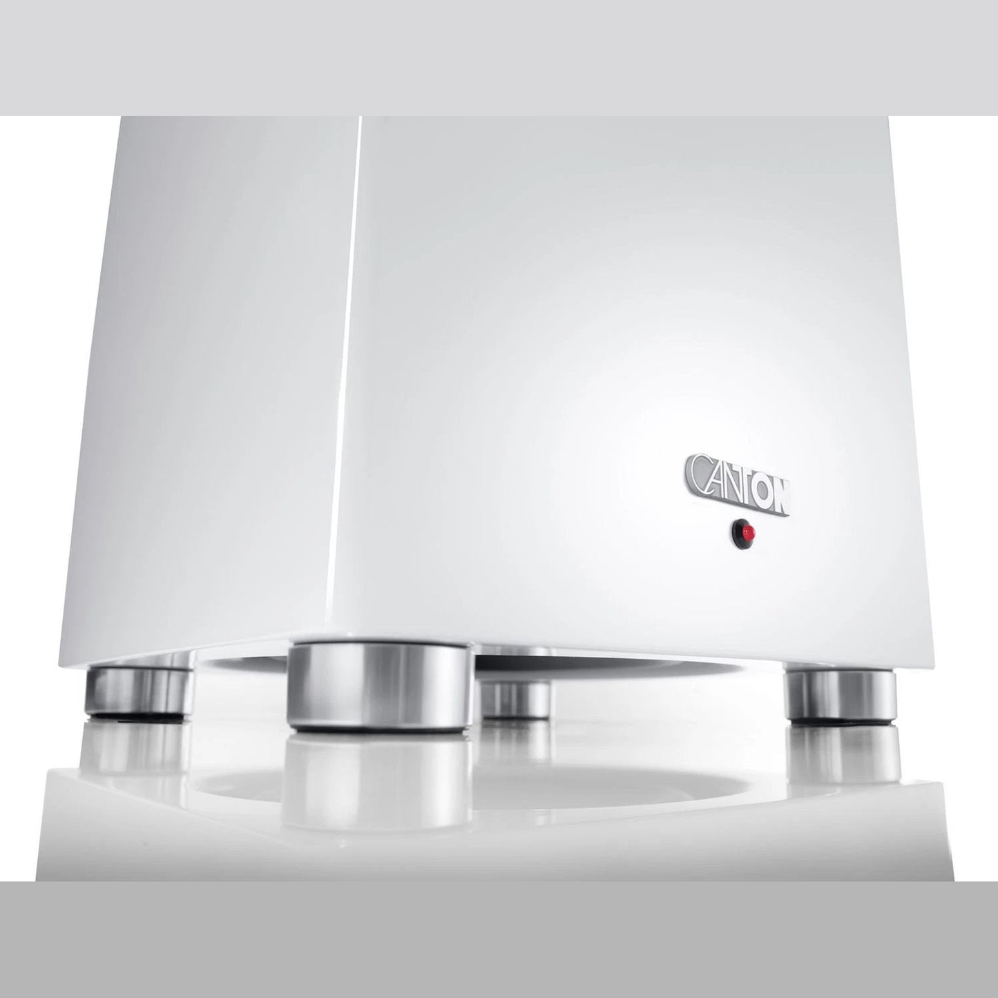 Canton Sub 601 Aktiv-Subwoofer Weiss Detailansicht der Standfüsse aus Aluminium von der Seite