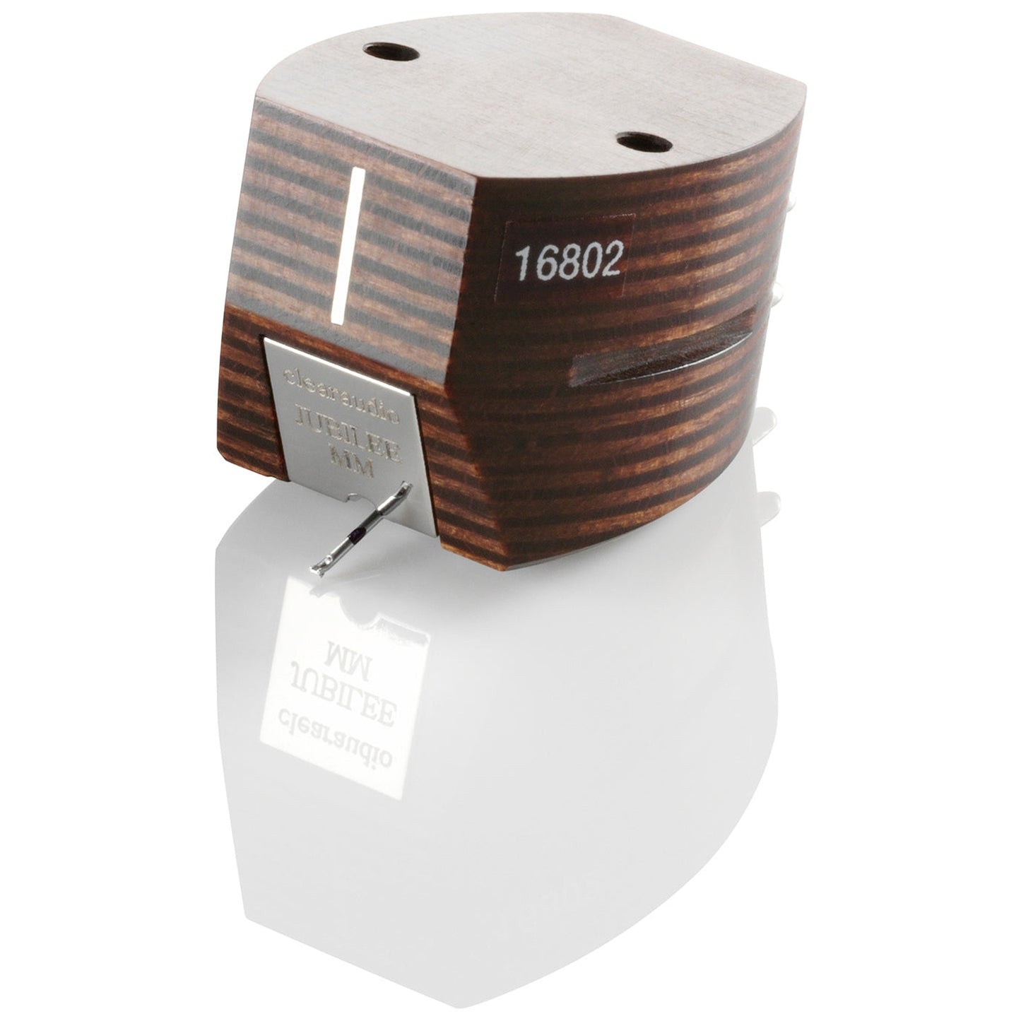 Clearaudio Jubilee MM Ersatznadel Schrägansicht am Tonabnehmer mit gestreiftem Holzgehäuse und Nadelträger