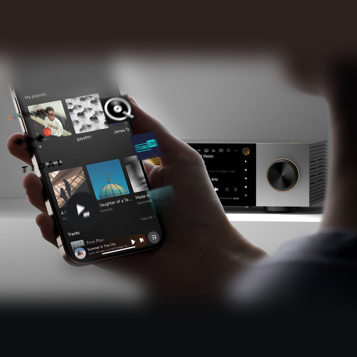 Eversolo DMP-A6 Master Edition Gen 2 Streamer Silber Anwendungsbild mit Smartphone-App