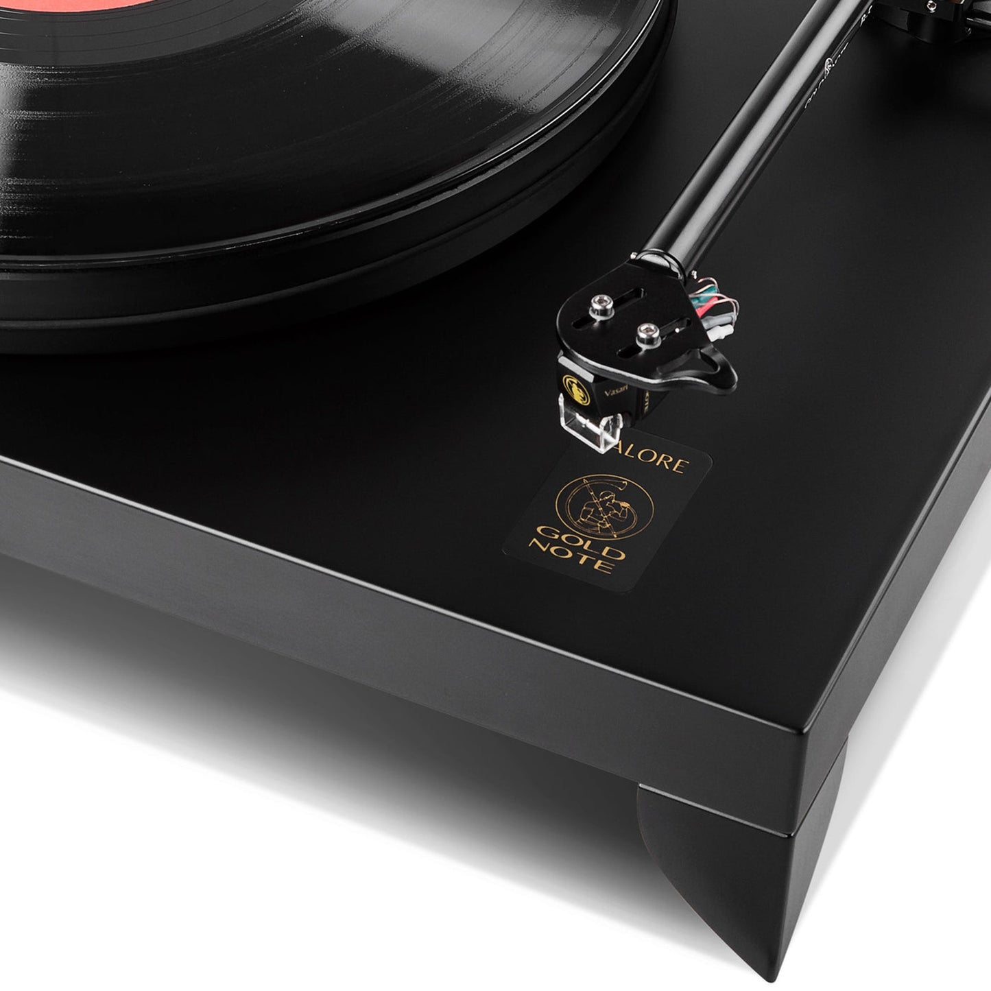 Gold Note Valore 425 Plus Plattenspieler Schwarz Detailansicht Headshell und Valore-Typenschild