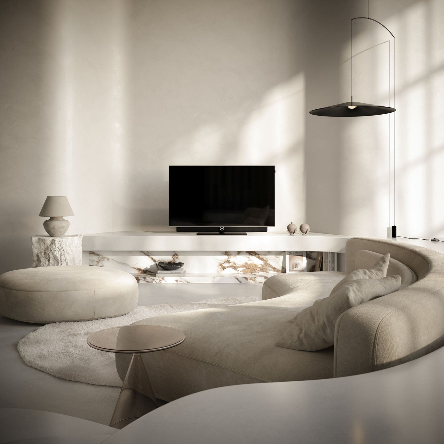 Loewe antares 48 OLED-Fernseher im Wohnzimmer auf Sideboard, helles minimalistisches Ambiente