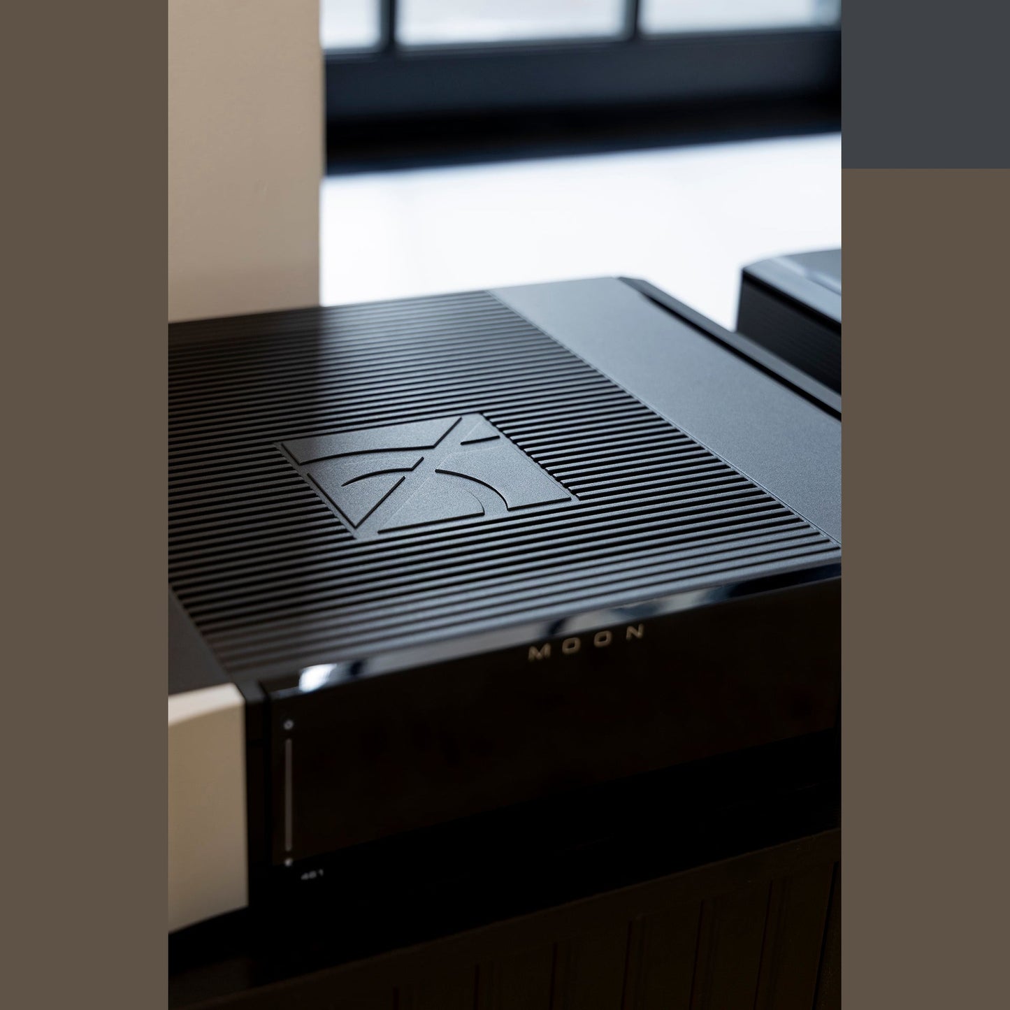 MOON 461 Stereo-Endstufe Compass Lifestyle 3 silber