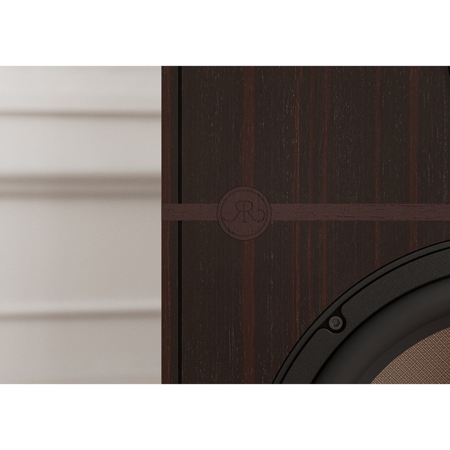 Revival Audio Atalante 5 Regallautsprecher Ebony Belt-Knot-Design mit lasergraviertem Logo Detailansicht