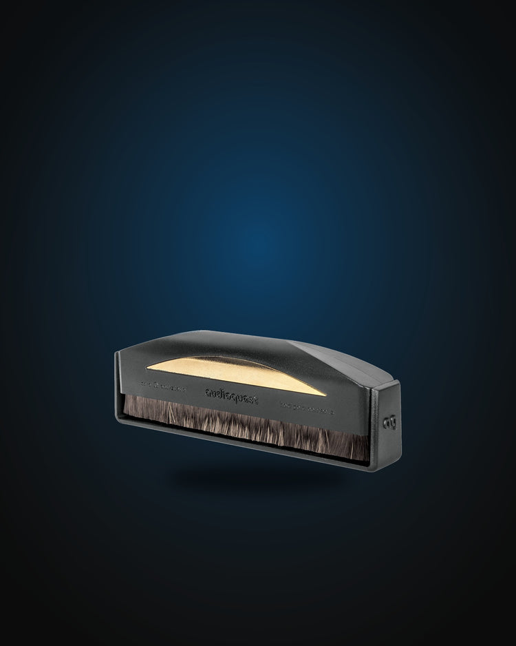 AudioQuest Record Brush (Carbon-Plattenbürste), Schrägansicht