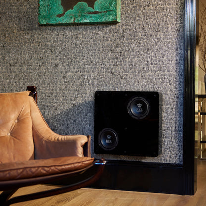 REL Planar PL-1 Subwoofer Schwarz Hochglanz Anwendungsbild Wandmontage
