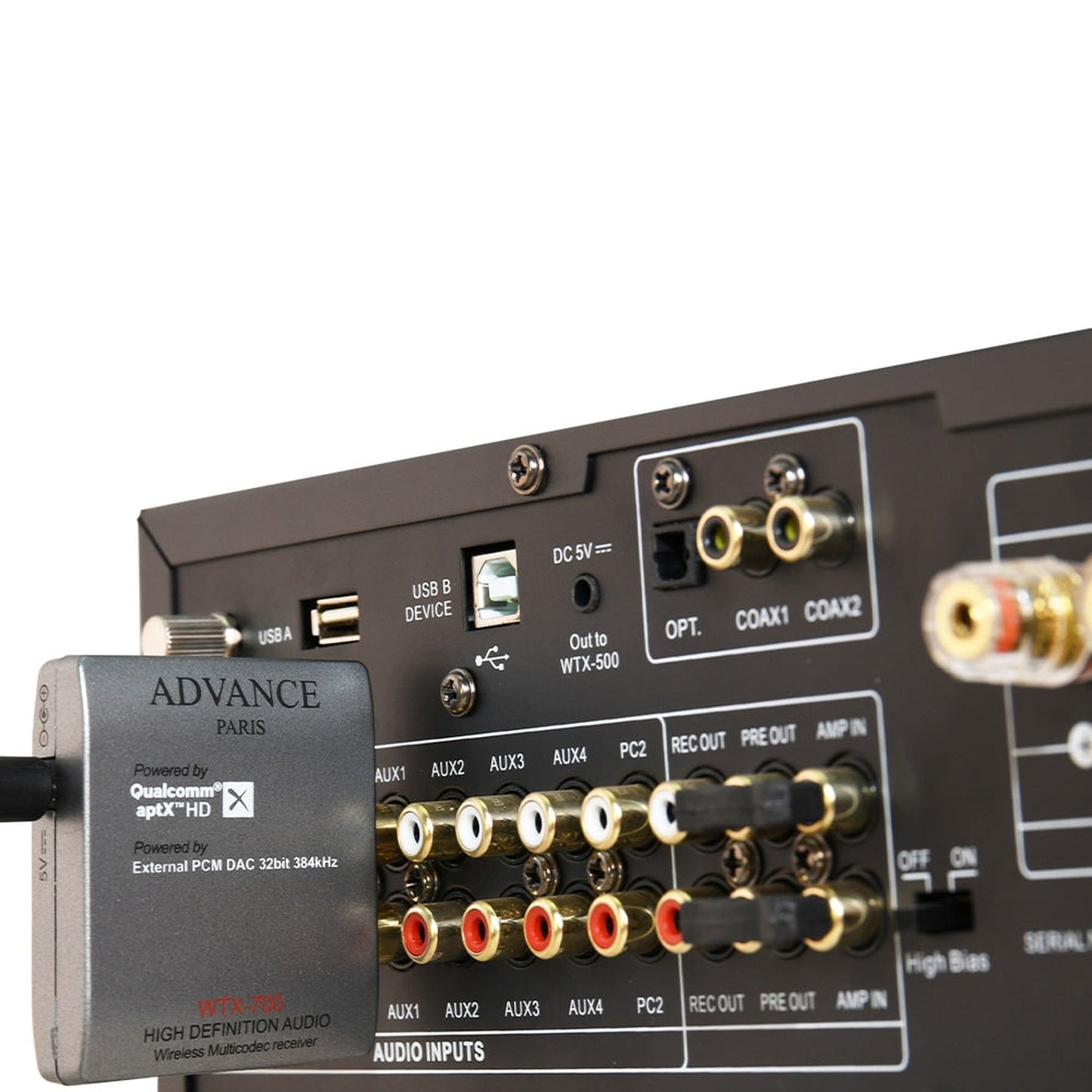 Advance Paris WTX-700 EVO Bluetooth-Empfänger Detailansicht am Anschlussfeld eines Verstärkers