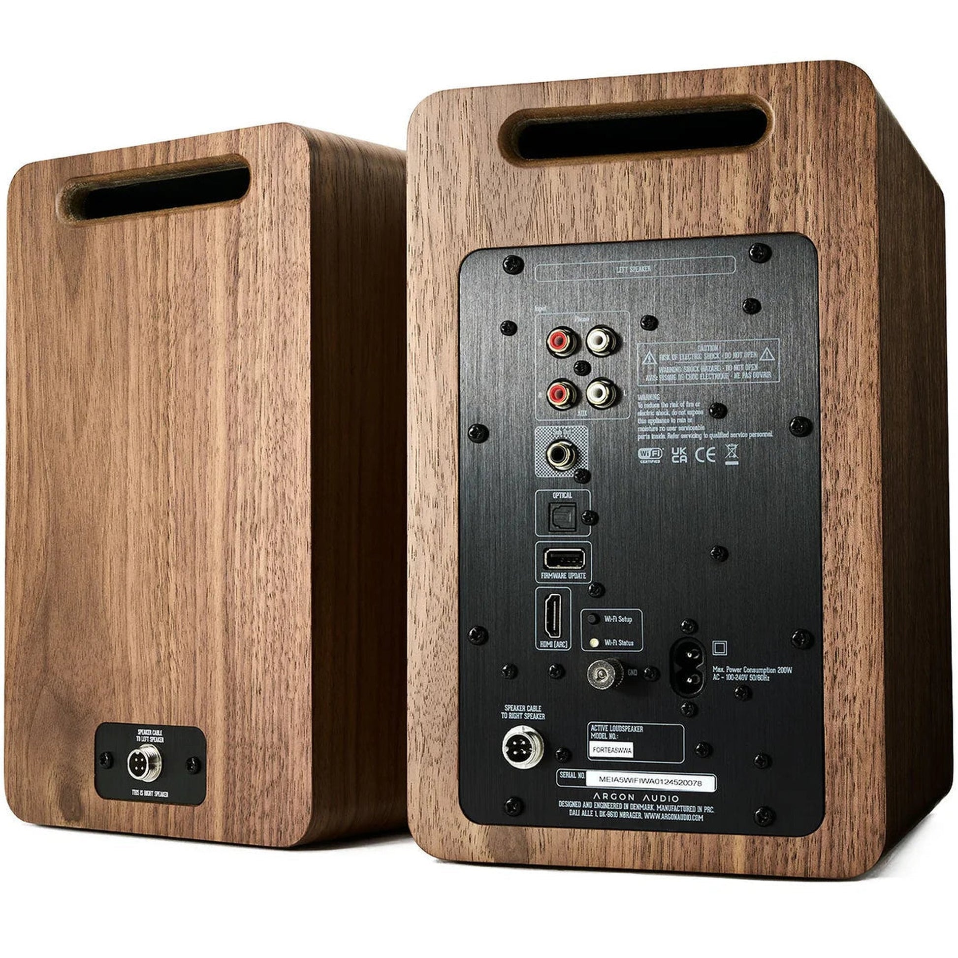 Argon Audio Forte A5 WiFi Regallautsprecher Walnuss Rückansicht mit Anschlussfeld und Bassreflexöffnung