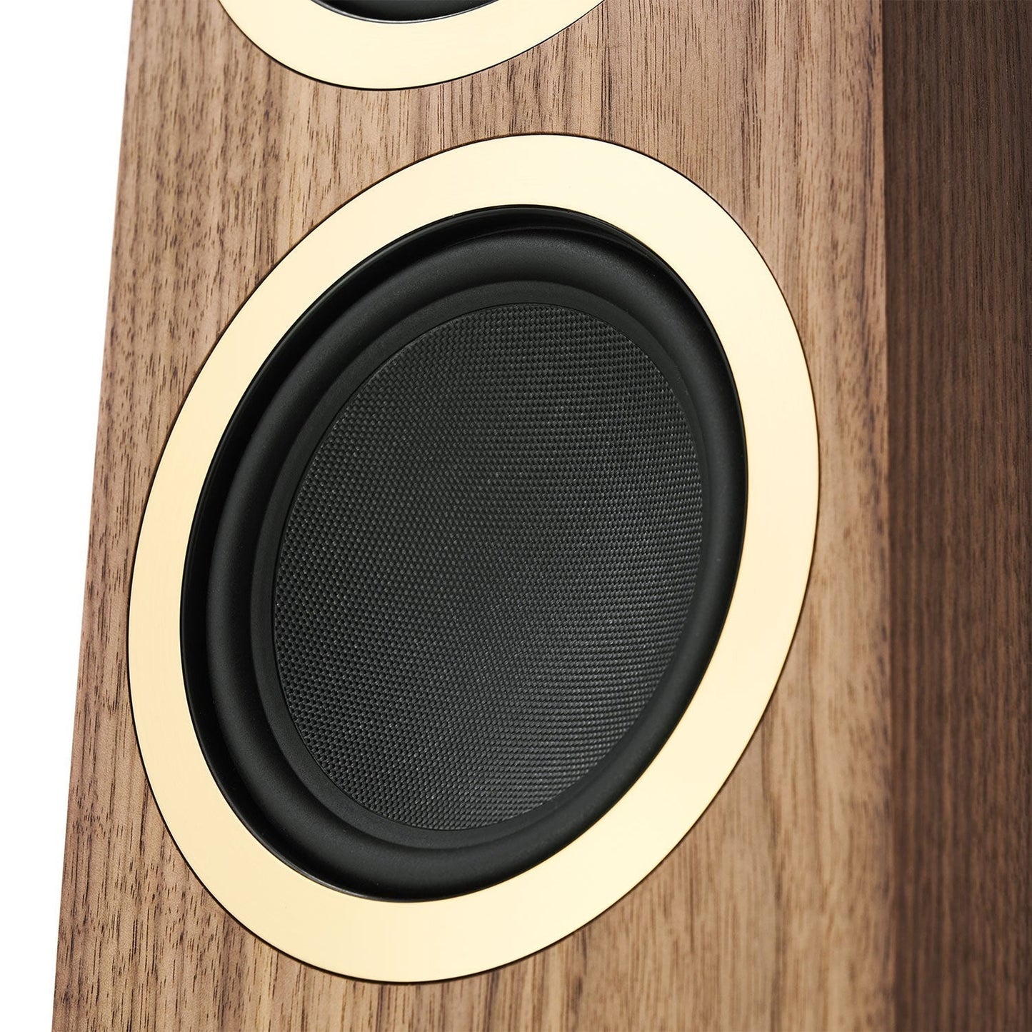 Argon Audio Forte A55 WiFi Standlautsprecher Walnuss Detailansicht Tieftöner mit Zierring