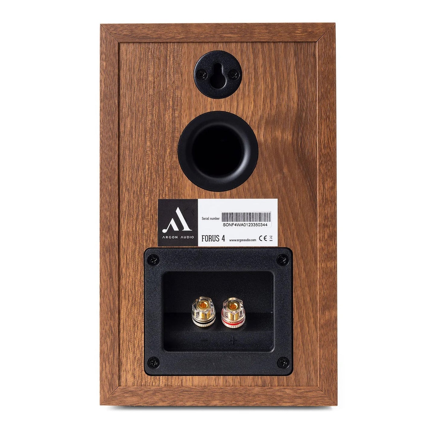 Argon Audio Forus 4 Regallautsprecher Walnuss Rückansicht mit Bassreflexöffnung und Schraubklemmen