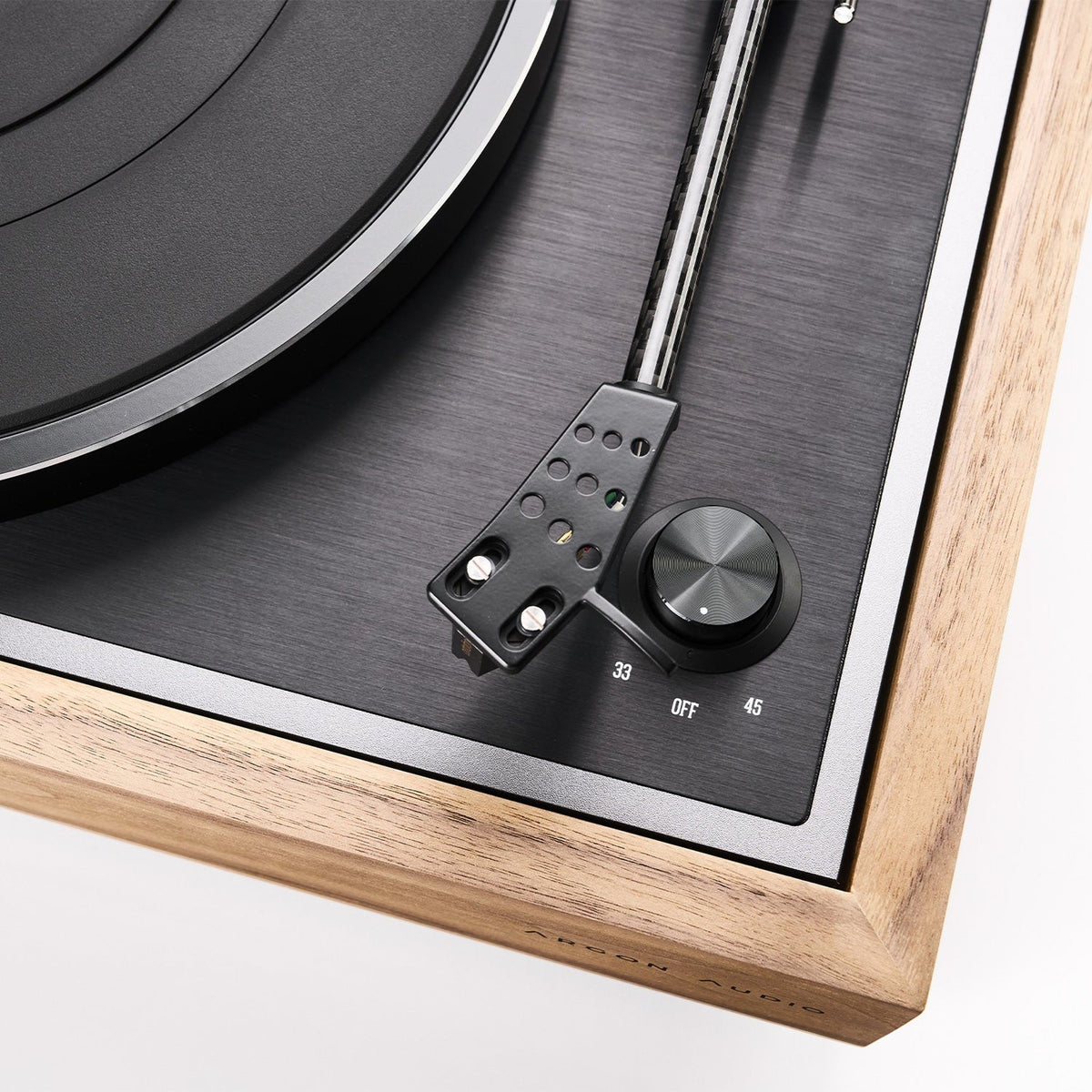 Argon Audio TT Signature Plattenspieler Nussbaum Tonarm und Drehzahlschalter Detailansicht