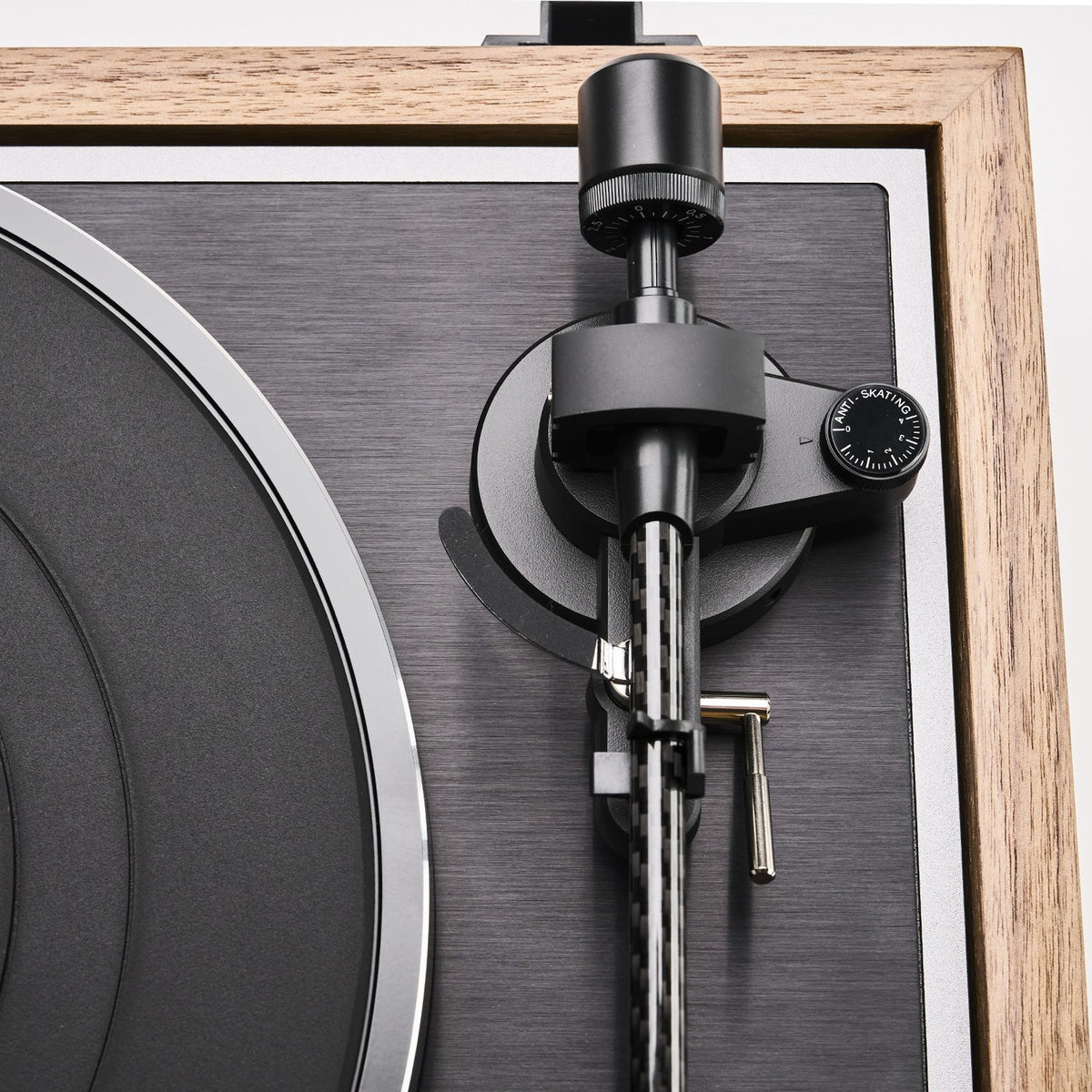 Argon Audio TT Signature Plattenspieler Nussbaum Tonarmlager Detailansicht