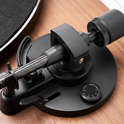 Argon Audio TT3 Plus Plattenspieler Nussbaum Tonarm Detailansicht
