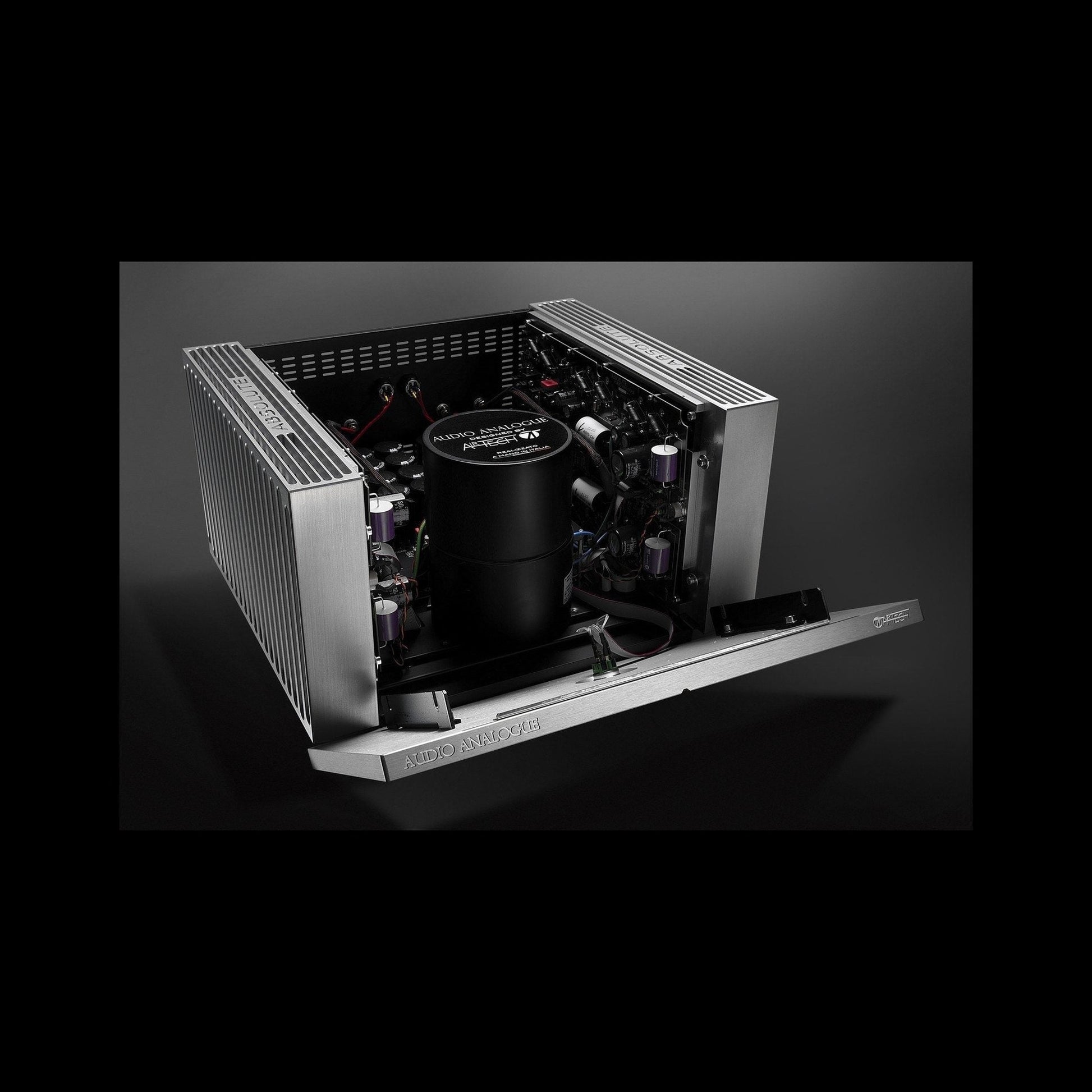 Audio Analogue ABsolute PA 3.0 Stereo-Endstufe Silber, Innenansicht mit Ringkerntrafo und abgenommener Frontblende