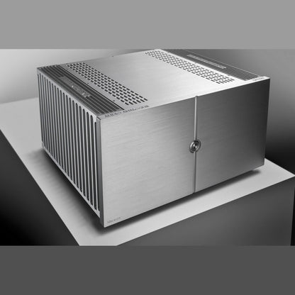 Audio Analogue ABsolute PA 3.0 Stereo-Endstufe Silber, Schrägansicht mit seitlichen Kühlrippen