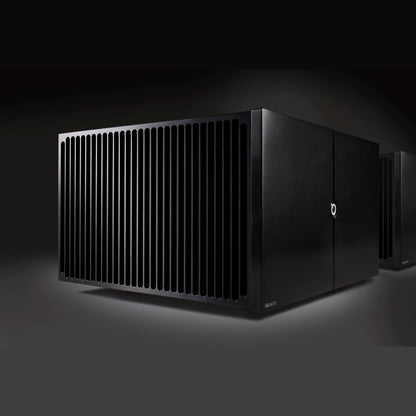 Audio Analogue ABsolute PA Mono Endstufe Schwarz, Schrägansicht mit Kühlrippen, zweites Gerät im Hintergrund