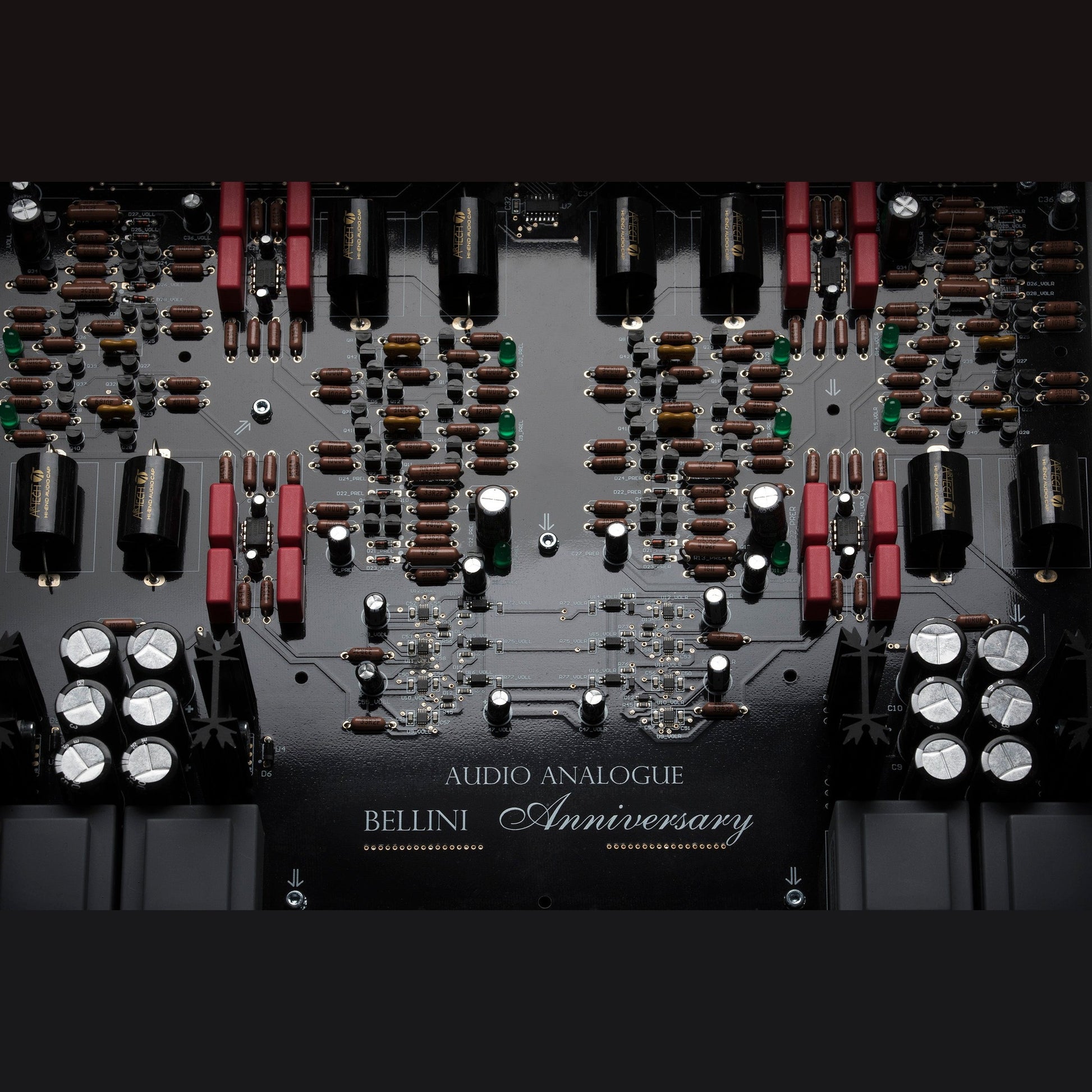 Audio Analogue Bellini Anniversary Vorverstärker, Innenansicht von oben auf die bestückte Hauptplatine