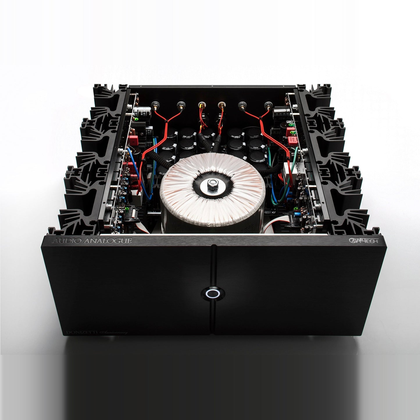 Audio Analogue Donizetti Anniversary Stereo-Endverstärker Schwarz, Innenansicht mit Ringkerntrafo, helle Studioaufnahme