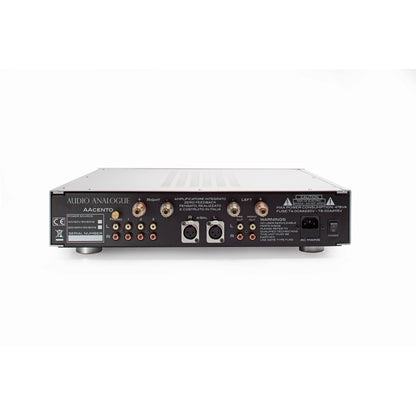 Audio Analogue Pure AACento Vollverstärker Silber, Rückansicht mit Cinch-, XLR- und Phono-Eingängen, Lautsprecherklemmen