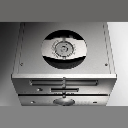 Audio Analogue Pure AADrive CD-Laufwerk silber, Detailansicht der Laufwerksöffnung mit Klemmbrücke