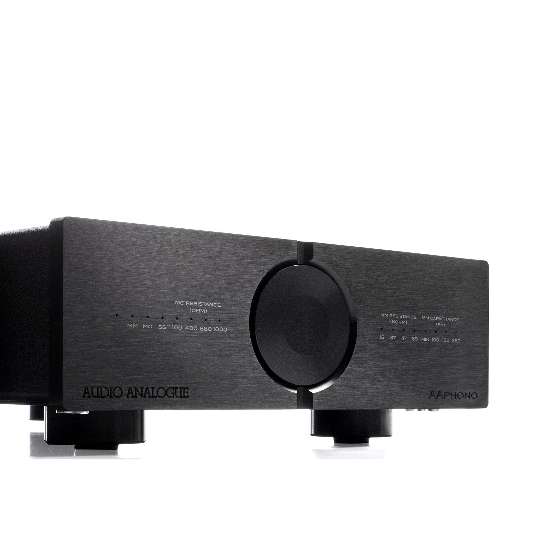 Audio Analogue Pure AAPhono Phono-Vorverstärker Schwarz, Schrägansicht der Frontblende mit Drehschalter