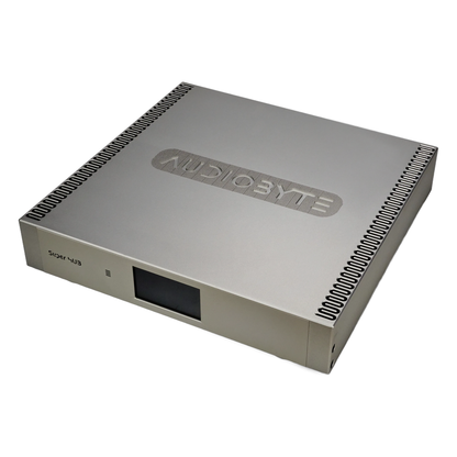 Audiobyte Super Hub MKII Streamer Schrägansicht, freigestellt auf weißem Hintergrund