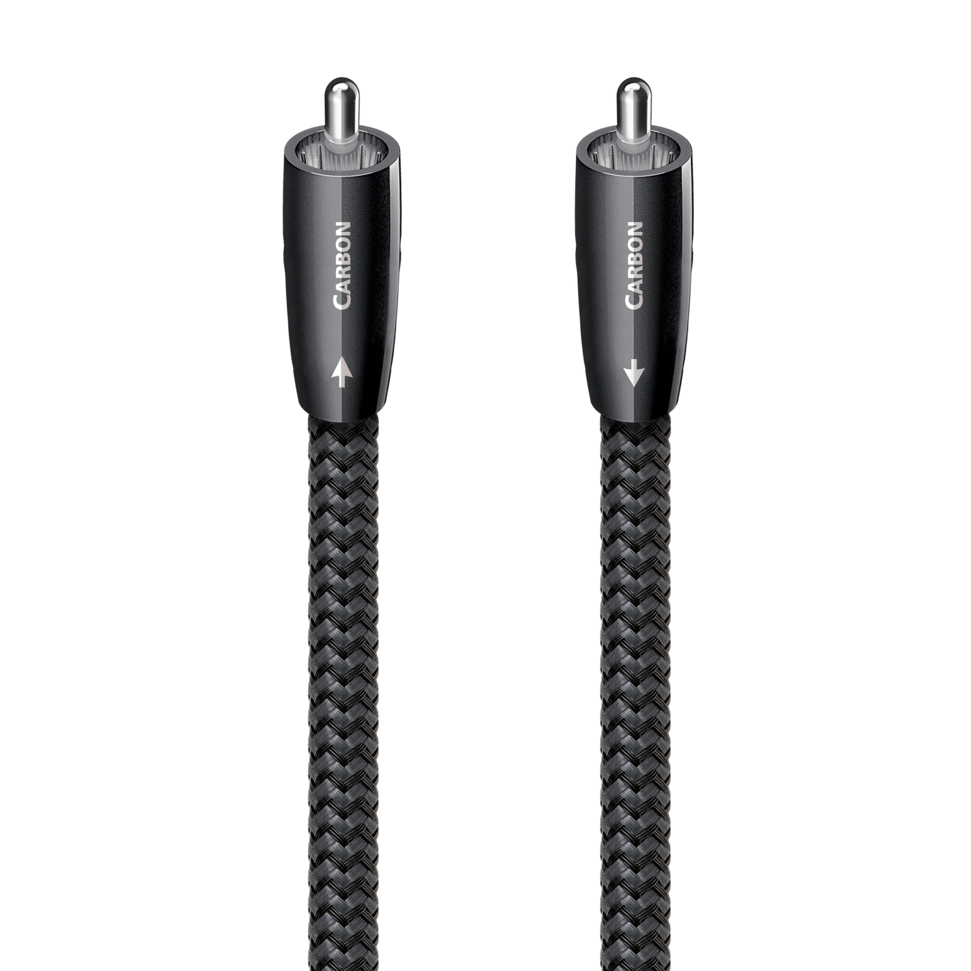 AudioQuest Carbon Digital-Koax-Kabel Detailansicht: beide Cinchstecker mit eingeprägter Laufrichtung
