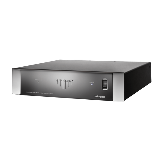 AudioQuest Niagara 3000 Power Conditioner Schrägansicht mit Frontblende, Netzschalter und Betriebsanzeige