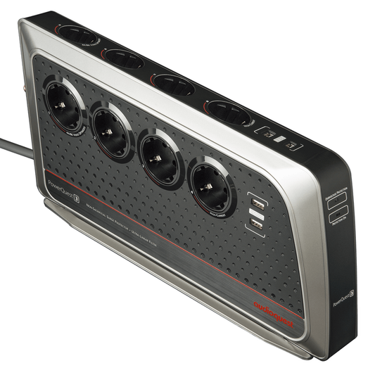 AudioQuest PowerQuest 3 Netzfilter Schrägansicht mit Schuko-Ausgängen und zwei USB-Ladebuchsen