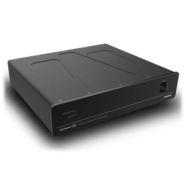 AudioQuest PowerQuest 707 Power Conditioner Schrägansicht mit Gehäusedeckel, Frontblende und Netzschalter