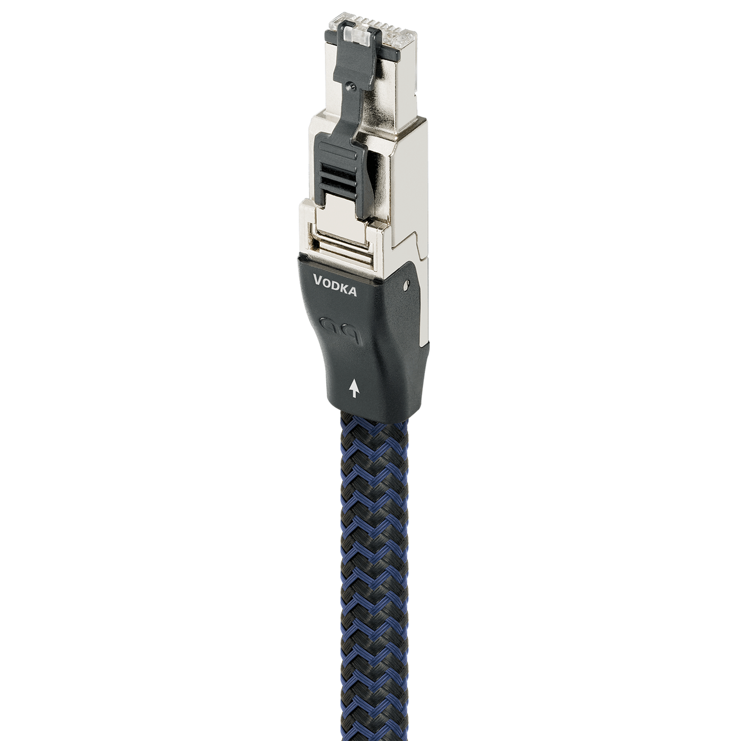 AudioQuest Vodka Ethernet-Kabel Produktansicht: RJ/E-Stecker im Metallgehäuse am blauen Geflecht