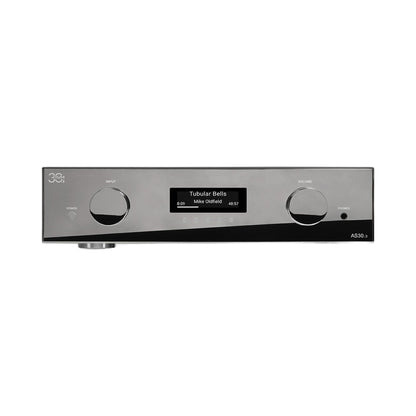 AVM AS 30.3 Streaming-Vollverstärker Cellini Chrom Frontansicht mit verchromter Front und Display