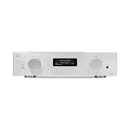 AVM AS 30.3 Streaming-Vollverstärker Silber Frontansicht mit Display und Lautstärkeregler im HiFi-Set
