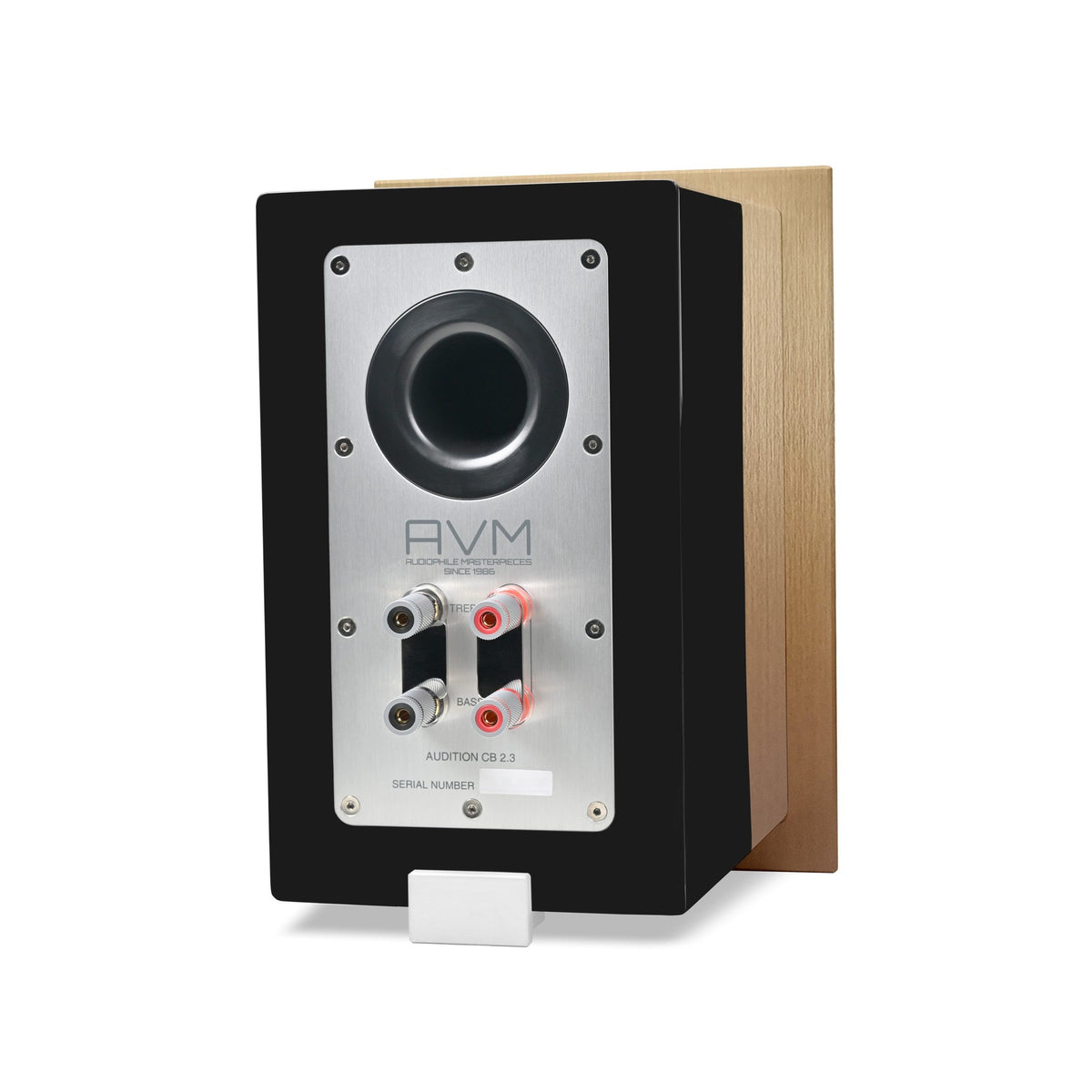 AVM Audition CB 2.3 Regallautsprecher Bronze Edition, Rückansicht mit Lautsprecherterminal und Bassreflexrohr