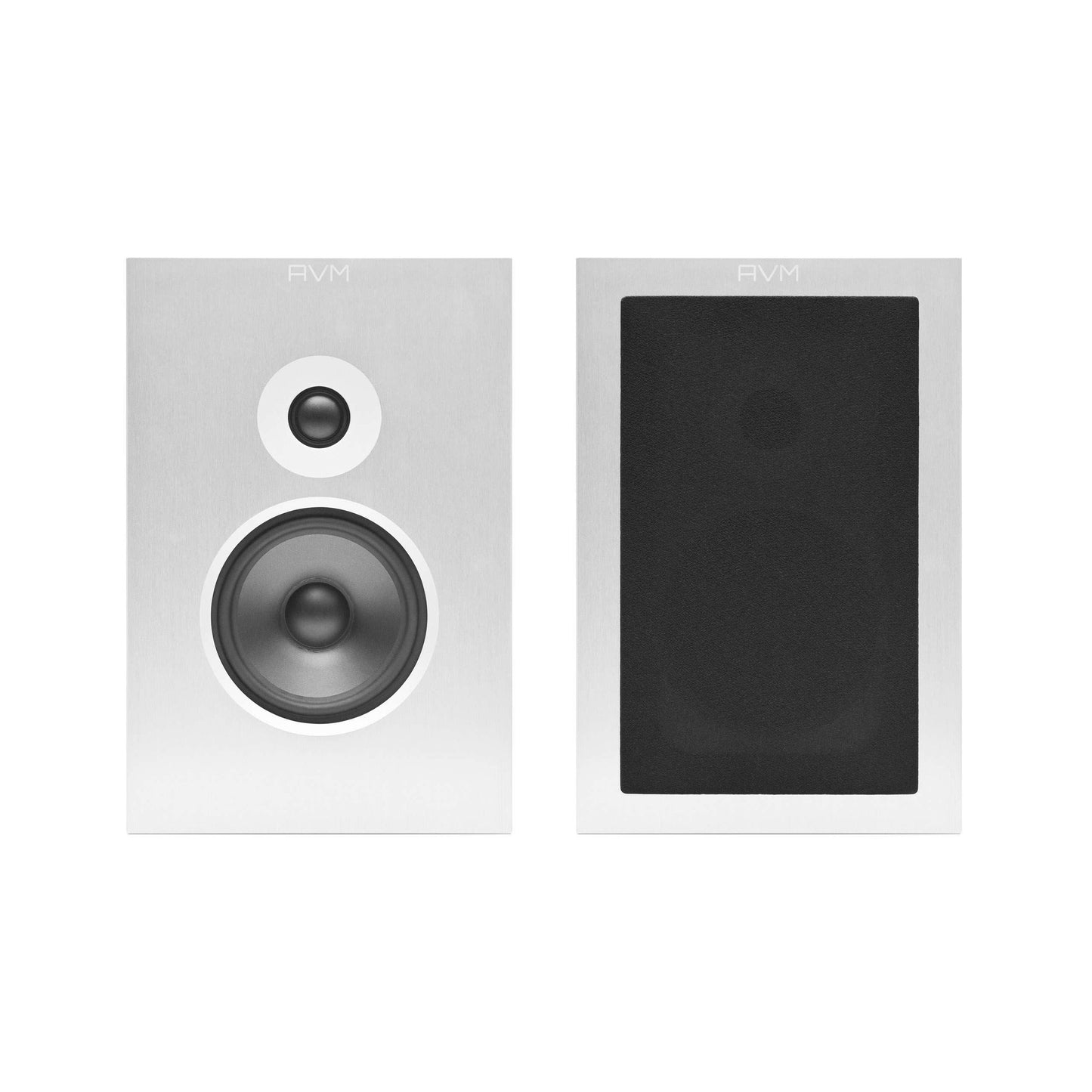 AVM Audition CB 2.3 Regallautsprecher Frontansicht, Aluminium-Schallwand, rechte Box mit Frontabdeckung