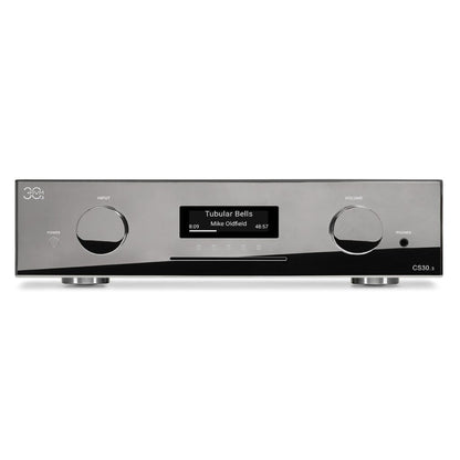 AVM CS 30.3 Streaming-Vollverstärker mit CD Cellini Chrom Frontansicht mit Display und CD-Schacht