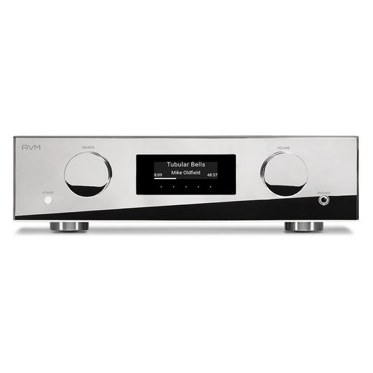AVM Evolution AS 3.3 Streaming-Vollverstärker Cellini Chrom Frontansicht mit OLED-Display und Lautstärkeregler