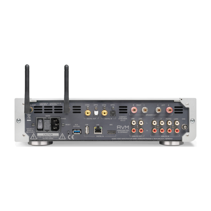 AVM Inspiration CS 2.3 Streaming-Vollverstärker mit CD Rückansicht mit Lautsprecherklemmen und WLAN-Antennen