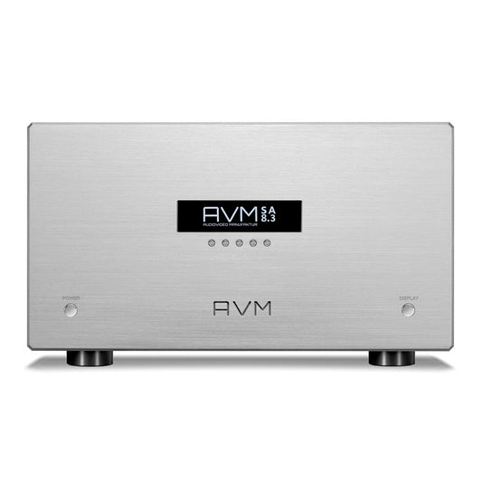 AVM Ovation SA 8.3 LITE Stereo-Endstufe Silber, Frontansicht mit Display und Aluminiumfront