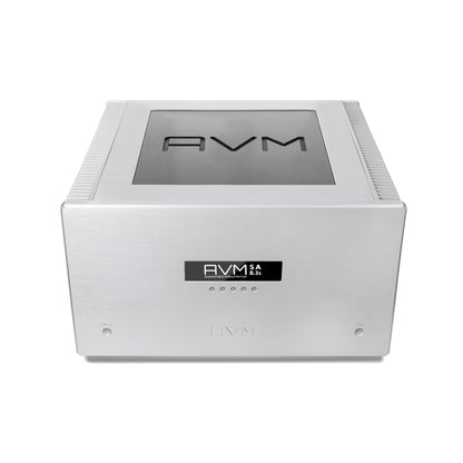 AVM Ovation SA 8.3S Stereo-Endstufe Silber, Schrägansicht