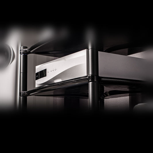 Bassocontinuo Aeon Light Carbon Audio Rack Frontansicht