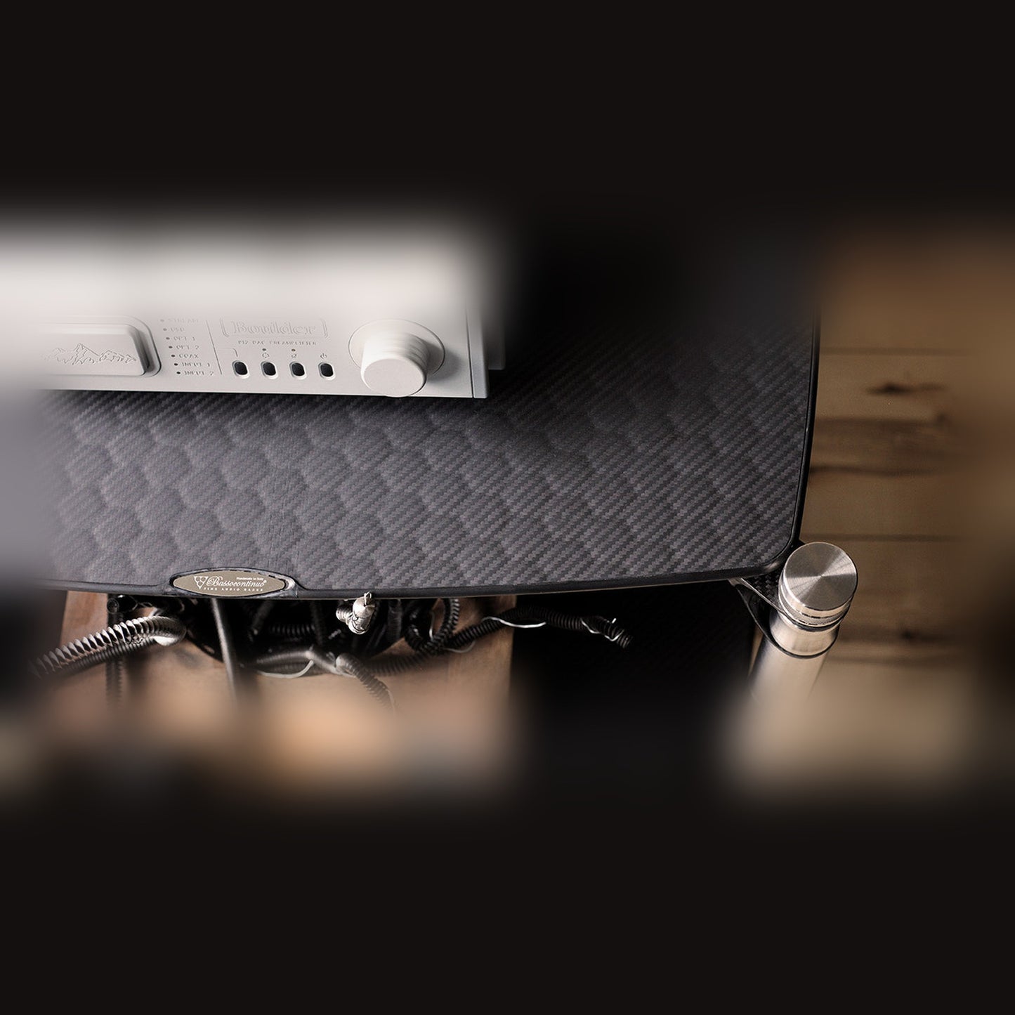 Bassocontinuo Argo X Carbon A/V Rack Detailansicht