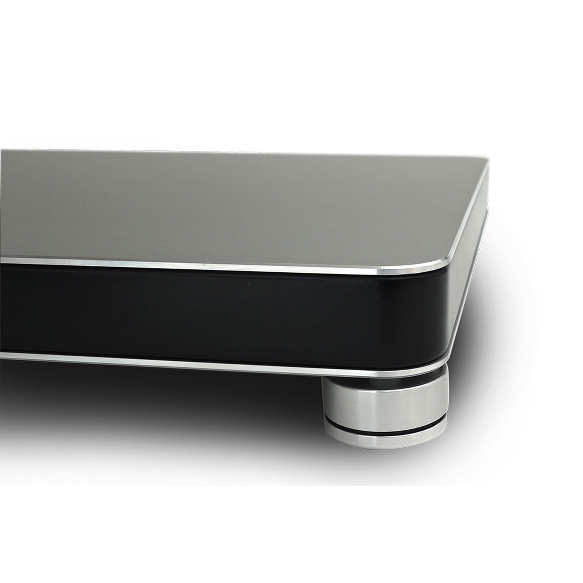 bFly-Audio PowerBase Gerätebasis mit Erdung Detailansicht Fuß an der Geräteecke