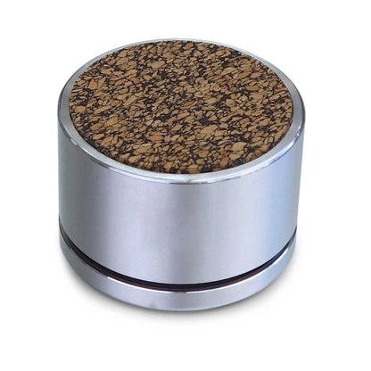 bFly-Audio Pure Absorber-Set Geräteabsorber Detailansicht der Kork-Kautschuk-Auflage auf dem Aluminium-Korpus