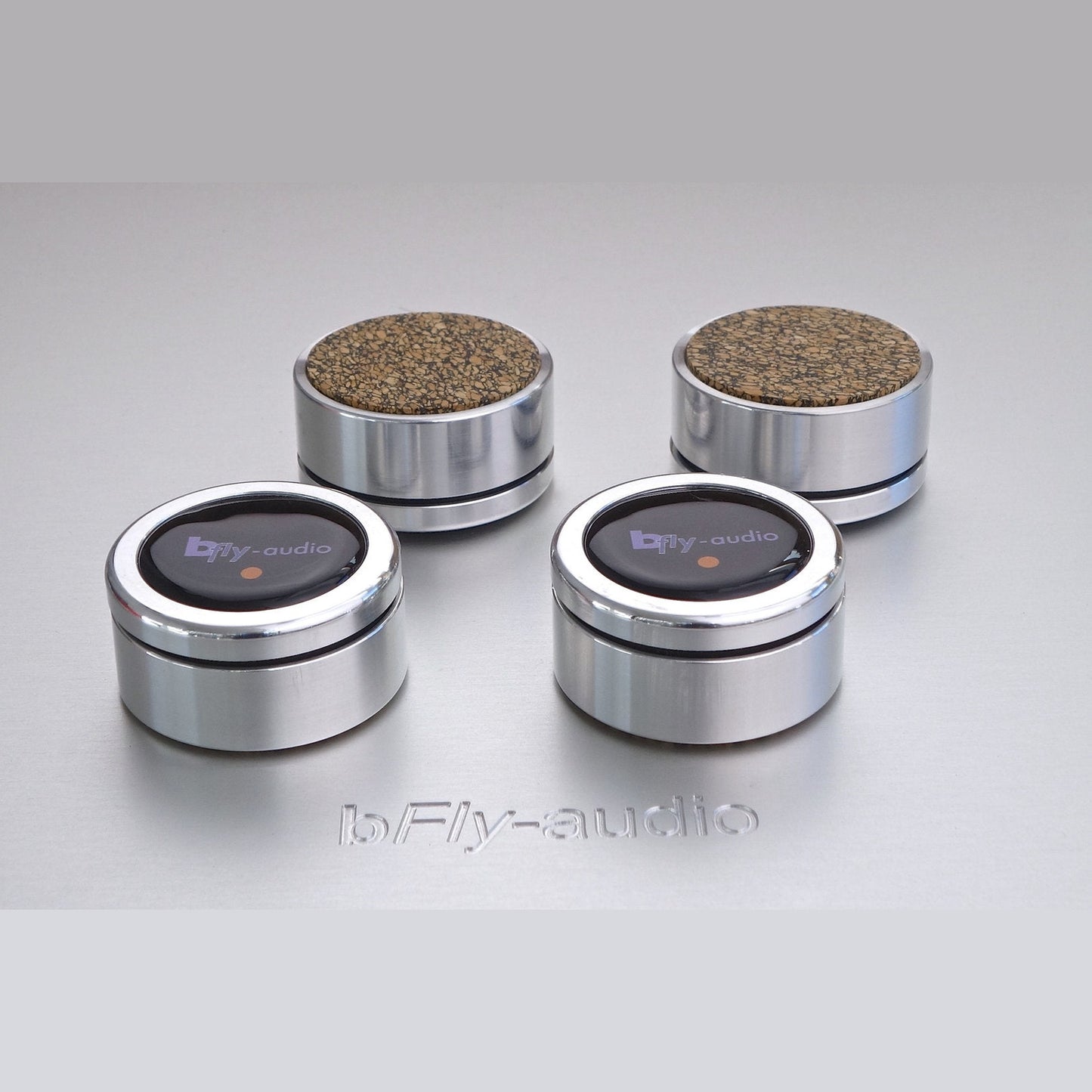 bFly-Audio Pure Absorber-Set Geräteabsorber Farbvariante Silber, vier Absorber mit Kork-Oberseite