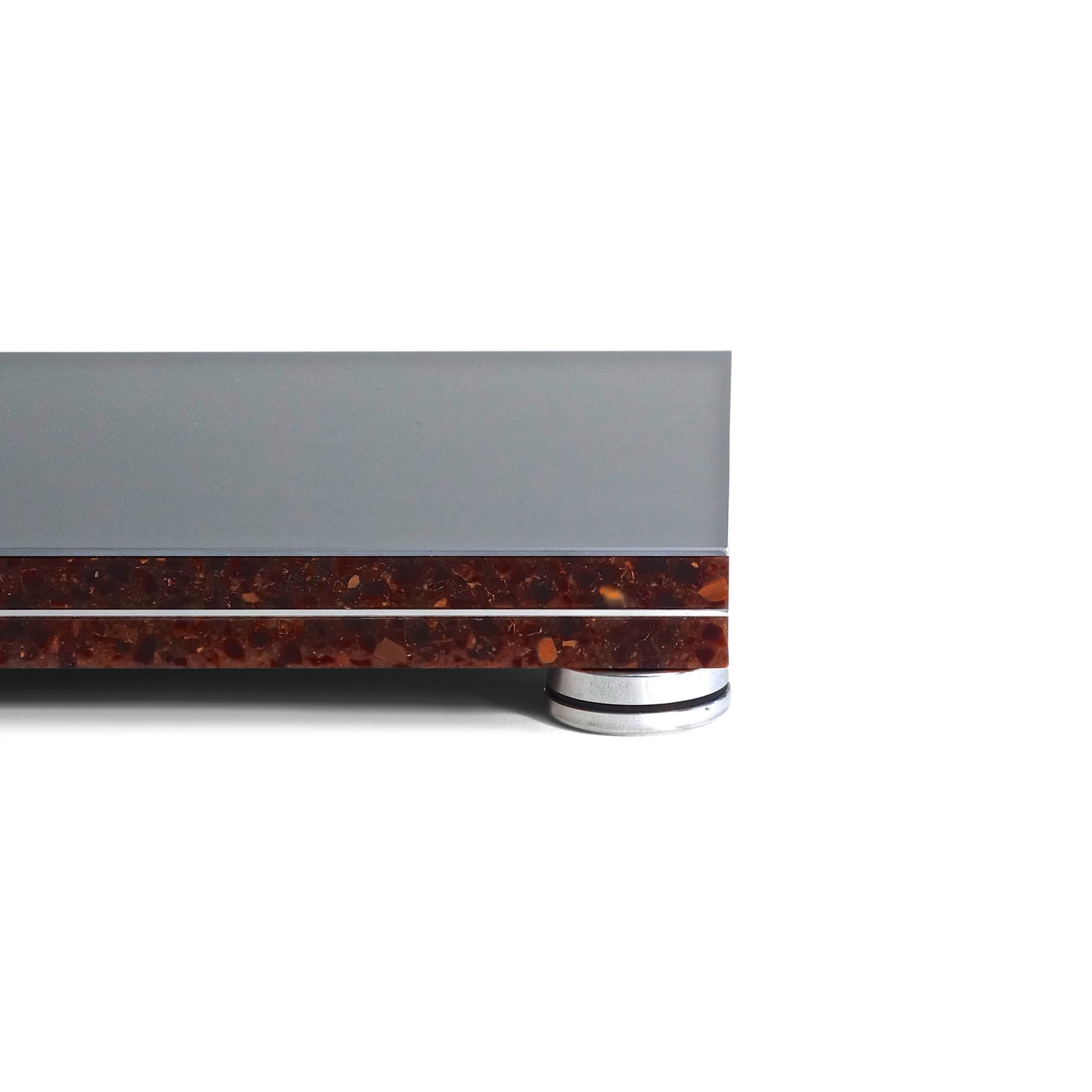 bFly-Audio StoneLine Gerätebasis Referenzklasse TWIN Detailansicht Kante und Fuss, Farbe Rosen Quarz