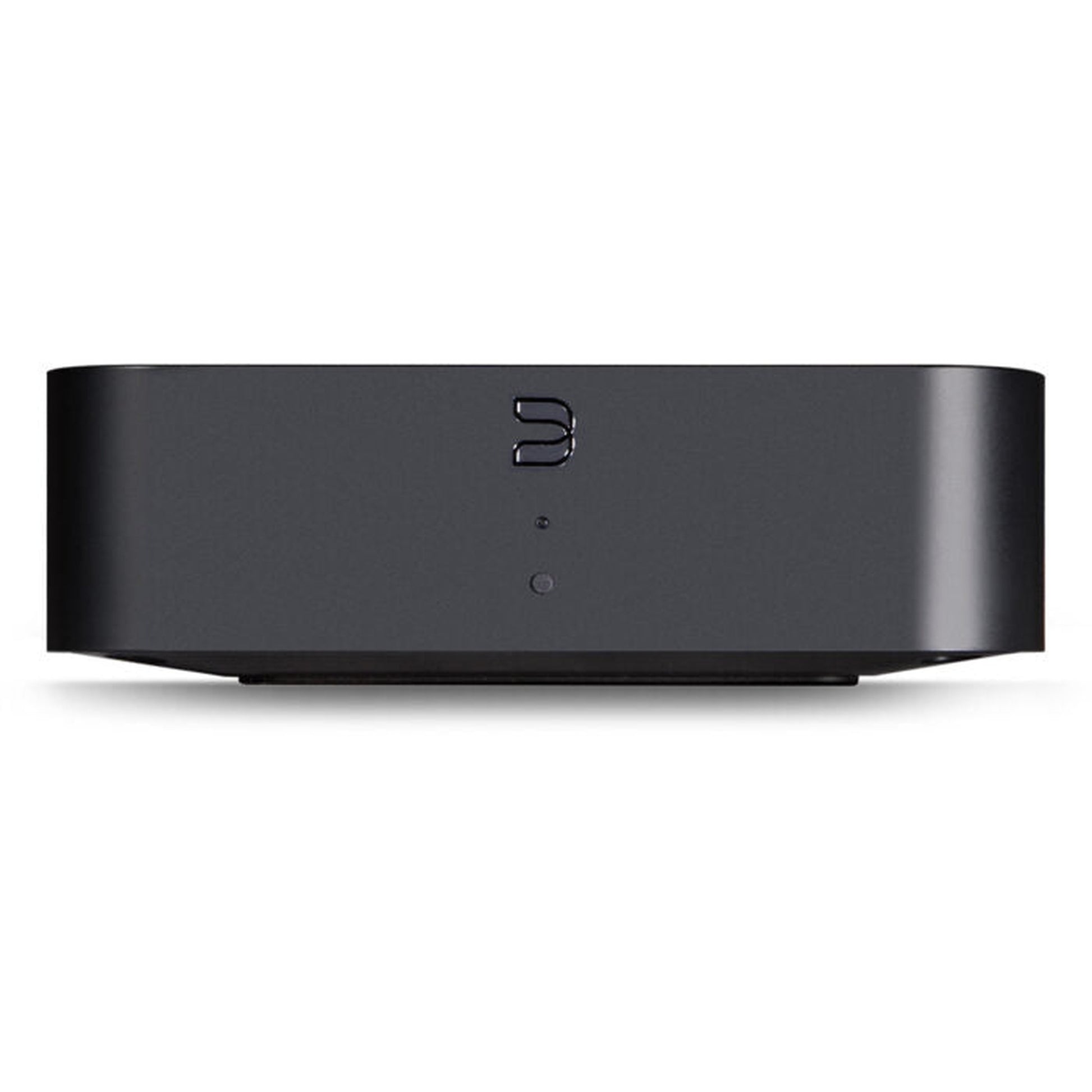 Bluesound Hub Multiroom-Streaming-Hub Frontansicht mit Bluesound-Logo