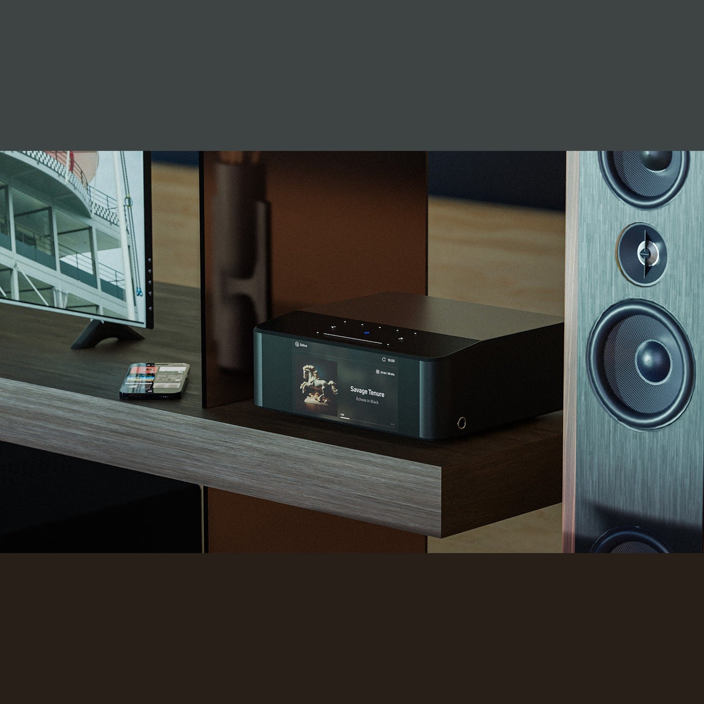 Bluesound Node Icon Netzwerk-Streamer Lifestyle im TV-Möbel neben Standlautsprecher