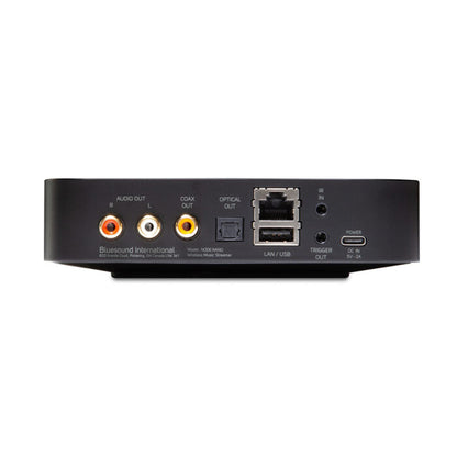 Bluesound Node Nano Netzwerk-Streamer Rückansicht mit Cinch, Koax, Optical, LAN, USB und Trigger-Out