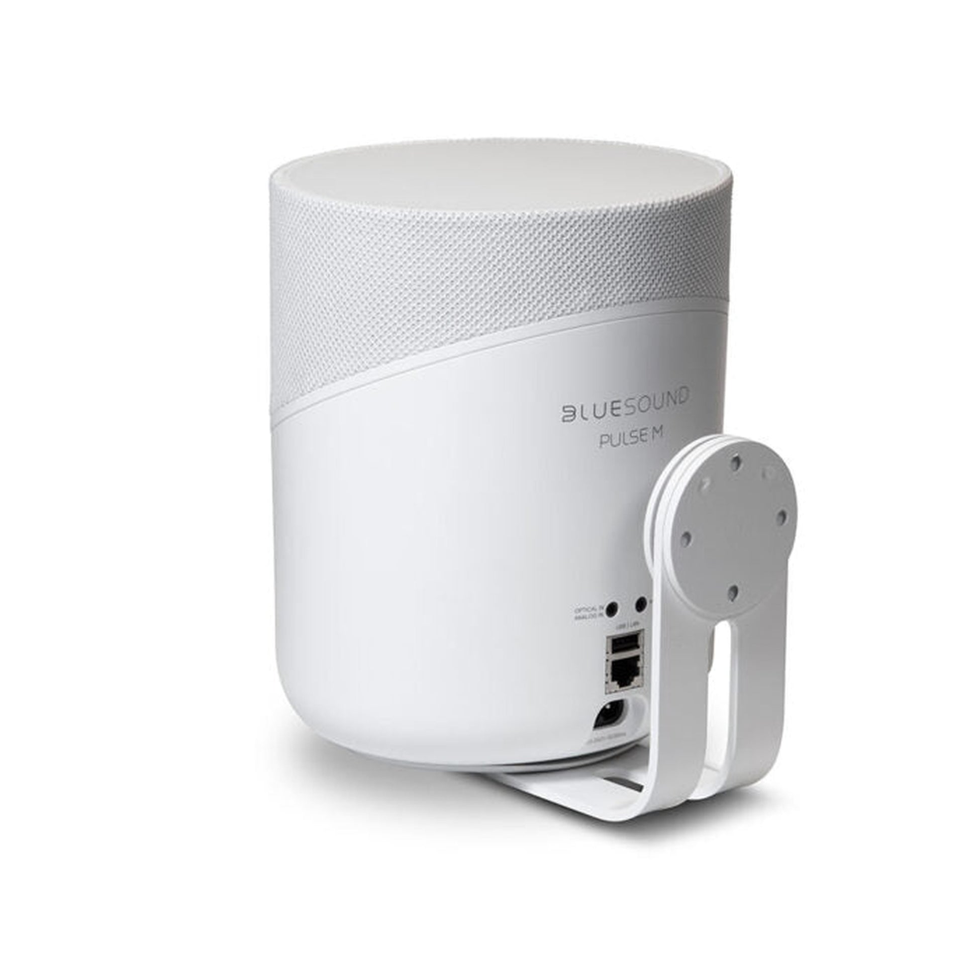 Bluesound WM230 Wandhalterung Pulse M Weiss Rückansicht mit montiertem Pulse M und Kabelführung